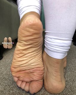 Deedee Rican feet photo thumbnail