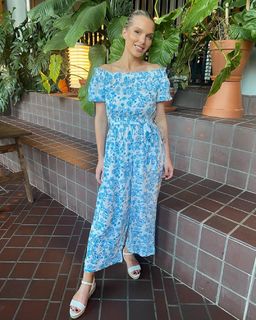 Helen Flanagan feet photo thumbnail