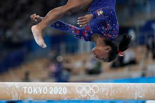 Simone Biles feet photo thumbnail