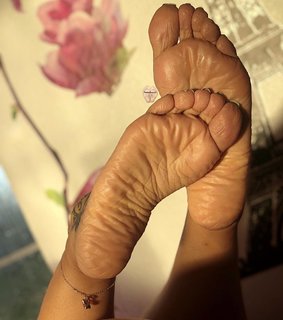 Deedee Rican feet photo thumbnail