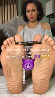 Deedee Rican feet photo thumbnail