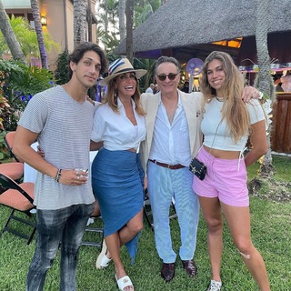 Lili Estefan feet photo thumbnail