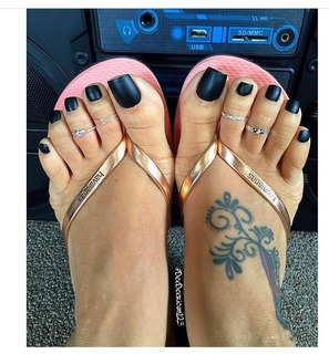 Deedee Rican feet photo thumbnail