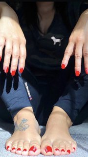Deedee Rican feet photo thumbnail