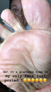 Deedee Rican feet photo thumbnail