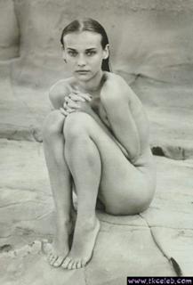 Diane Kruger feet photo thumbnail