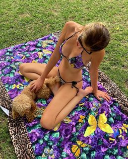 Alessia Marcuzzi feet photo thumbnail