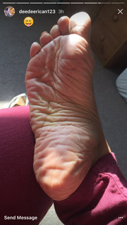 Deedee Rican feet photo thumbnail