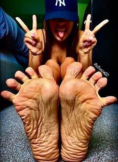 Deedee Rican feet photo thumbnail