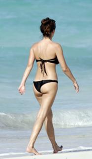 Kelly Brook feet photo thumbnail