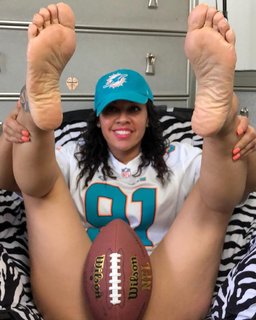 Deedee Rican feet photo thumbnail