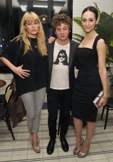 Emmy Rossum feet photo thumbnail