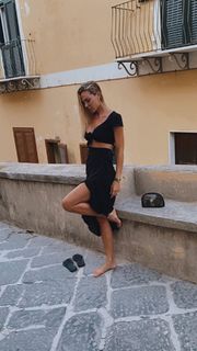 Ilary Blasi feet photo thumbnail