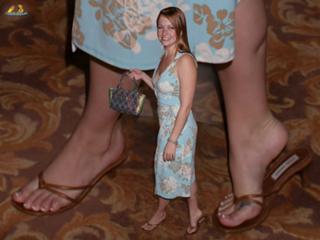 Melissa Joan Hart feet photo thumbnail