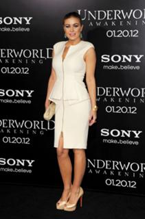 Carmen Electra feet photo thumbnail