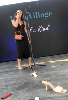Vanessa Hudgens feet photo thumbnail