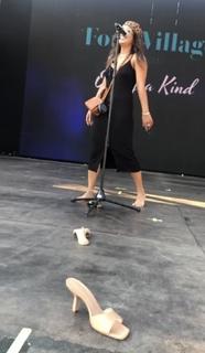 Vanessa Hudgens feet photo thumbnail