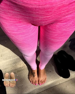 Deedee Rican feet photo thumbnail