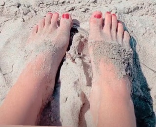 Tiffany Alvord feet photo thumbnail