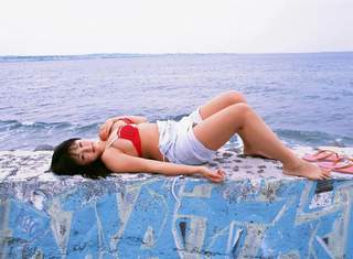 Ai Shinozaki feet photo thumbnail