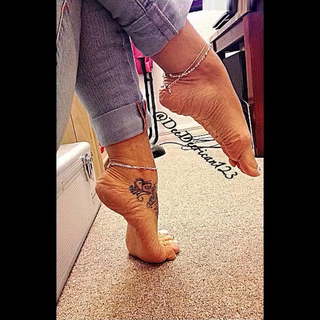 Deedee Rican feet photo thumbnail