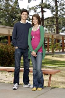 Shailene Woodley feet photo thumbnail
