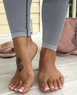 Deedee Rican feet photo thumbnail