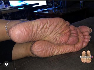 Deedee Rican feet photo thumbnail
