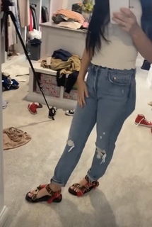 Brittney Smith feet photo thumbnail