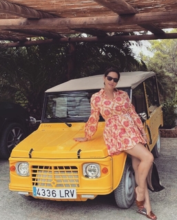 Kelly Brook feet photo thumbnail