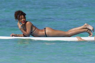 Rihanna feet photo thumbnail