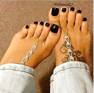 Deedee Rican feet photo thumbnail
