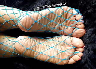Deedee Rican feet photo thumbnail