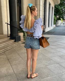 Chiara Ferragni feet photo thumbnail