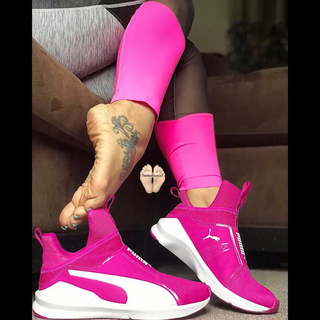 Deedee Rican feet photo thumbnail