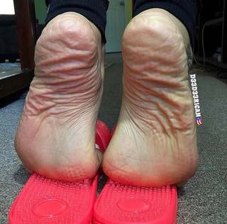 Deedee Rican feet photo thumbnail