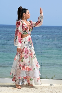 Vanessa Hudgens feet photo thumbnail