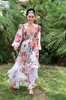 Vanessa Hudgens feet photo thumbnail