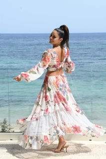 Vanessa Hudgens feet photo thumbnail