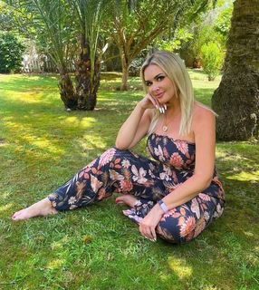 Daniela Katzenberger feet photo thumbnail