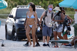 Camila Mendes feet photo thumbnail