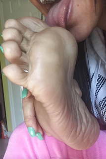 Deedee Rican feet photo thumbnail