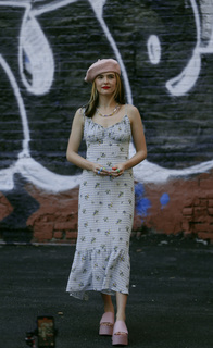 Zoey Deutch feet photo thumbnail