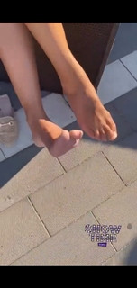 Veronica Maya feet photo thumbnail