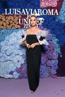 Katy Perry feet photo thumbnail