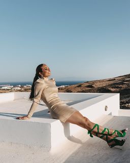 Lola Weippert feet photo thumbnail
