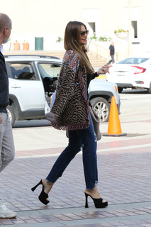 Sofía Vergara feet photo thumbnail