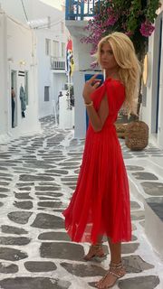 Victoria Silvstedt feet photo thumbnail