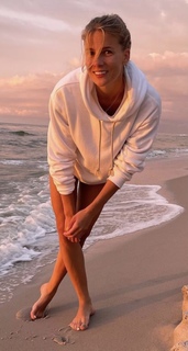 Marta Wierzbicka feet photo thumbnail