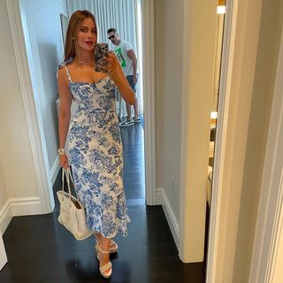 Sofía Vergara feet photo thumbnail